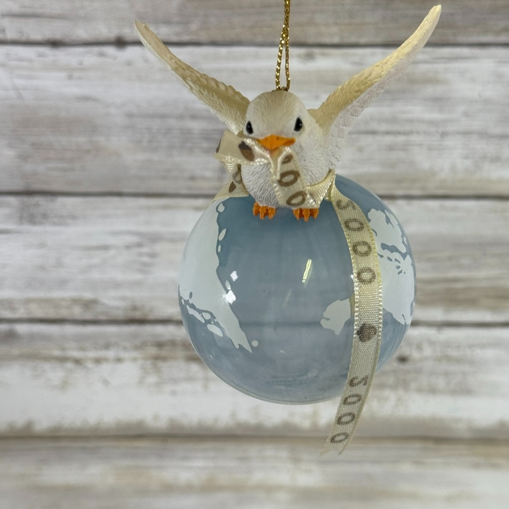 Charming Tails Peace On Earth 86/2000 Special Edition Millennium‎ Ornament